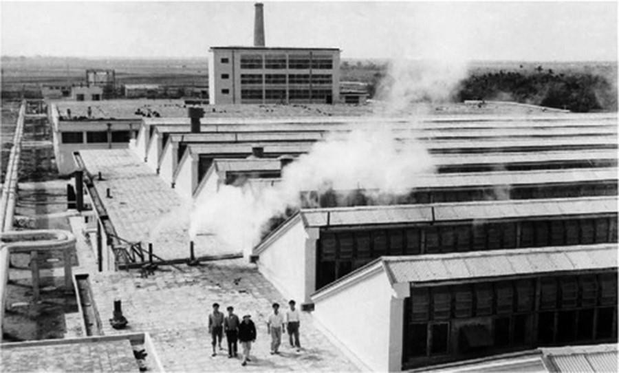 Bước đầu hình thành công nghiệp hiện đại (1958 - 1960)
